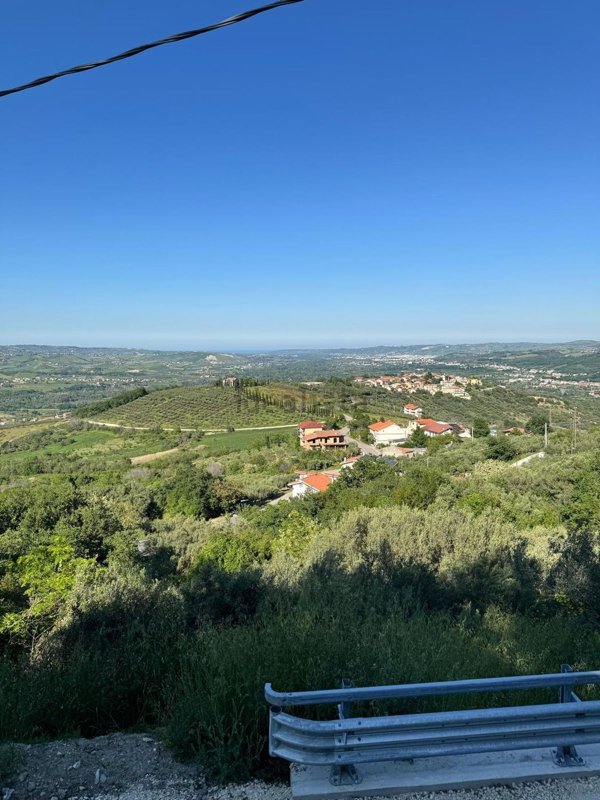 casa indipendente in vendita ad Altino in zona Briccioli