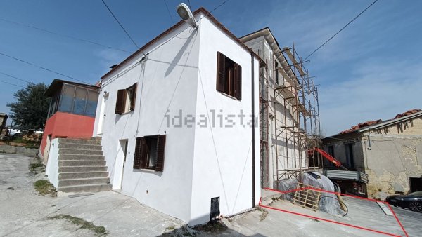 casa indipendente in vendita ad Altino in zona Sant'Angelo