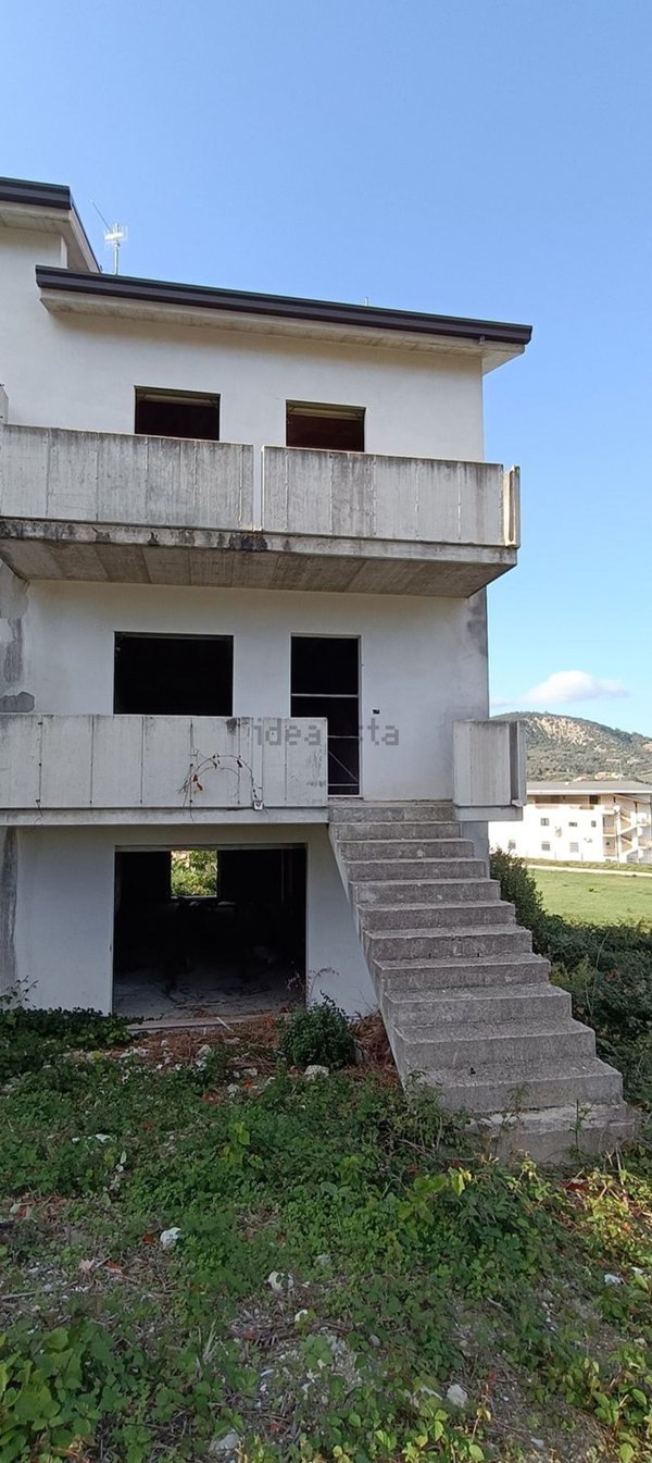 casa indipendente in vendita ad Altino in zona Luzio