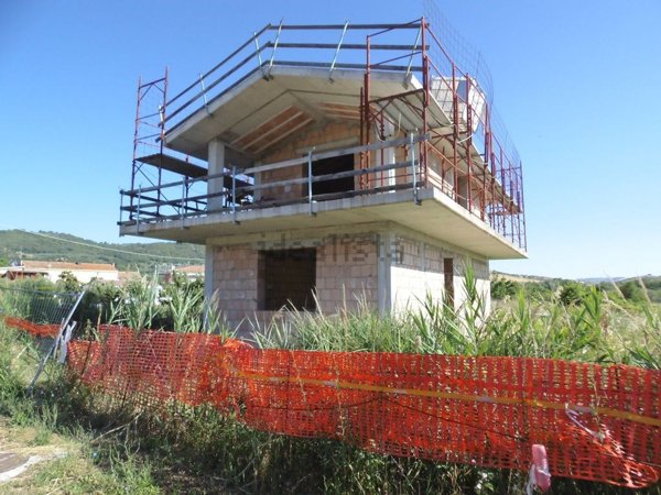 casa indipendente in vendita ad Altino in zona Luzio