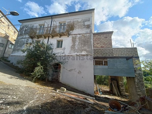 esavano in vendita ad Altino in zona Briccioli