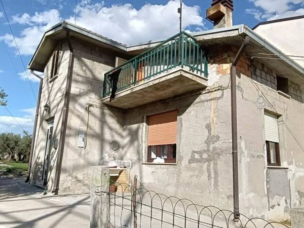 casa indipendente in vendita ad Altino in zona Sant'Angelo