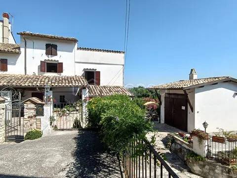 casa indipendente in vendita ad Altino in zona Briccioli