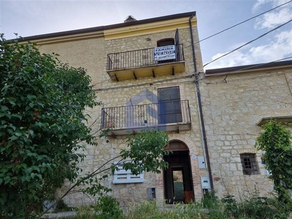casa indipendente in vendita ad Archi