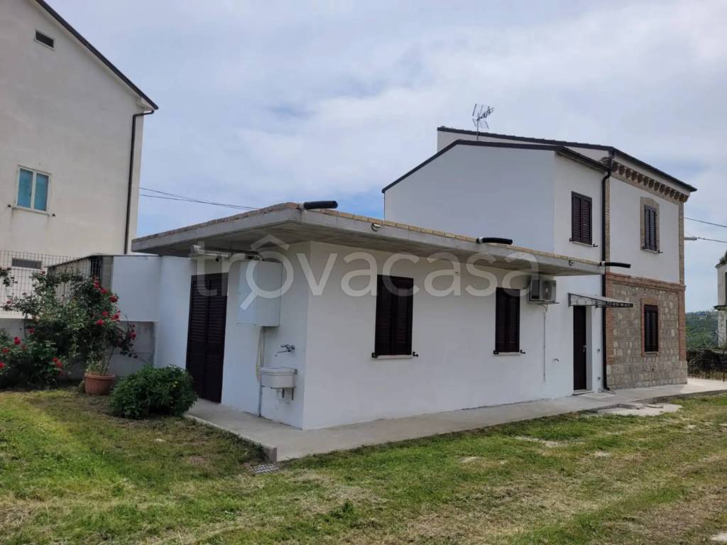 casa indipendente in vendita ad Archi