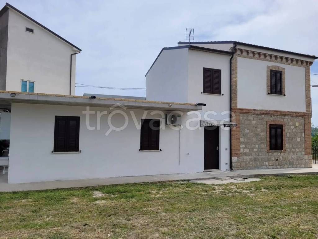 casa indipendente in vendita ad Archi