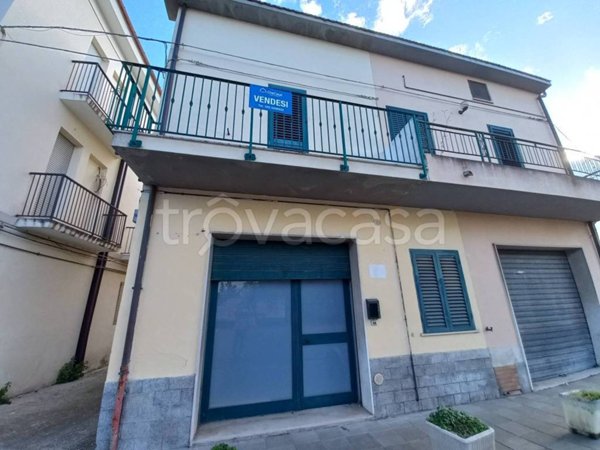 casa indipendente in vendita ad Archi