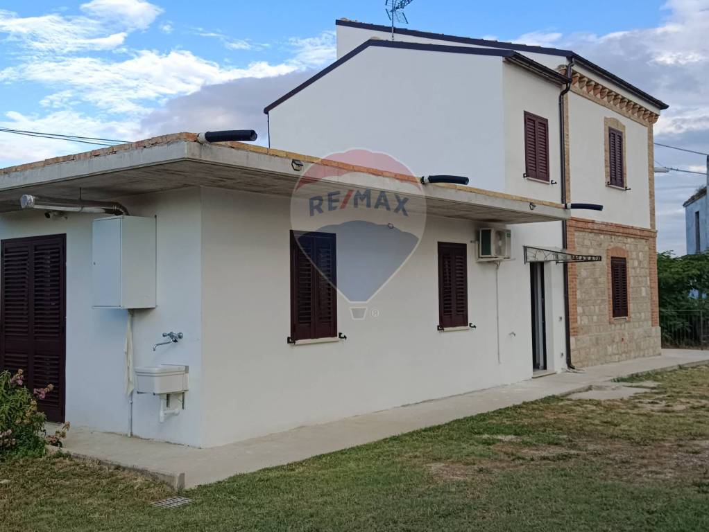 casa indipendente in vendita ad Archi