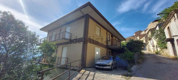 casa indipendente in vendita ad Archi