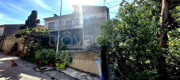 casa indipendente in vendita ad Archi