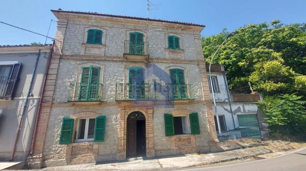 casa indipendente in vendita ad Archi