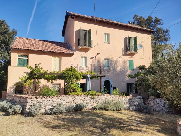 casa indipendente in vendita ad Archi