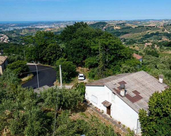 casa indipendente in vendita ad Archi