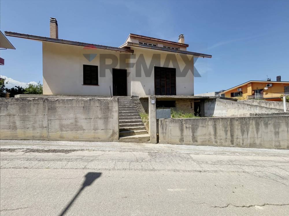 casa indipendente in vendita ad Archi