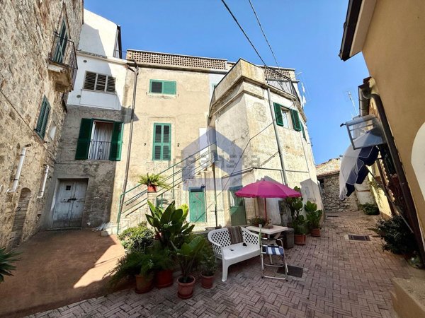 casa indipendente in vendita ad Archi
