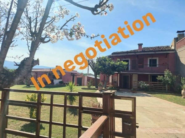 casa indipendente in vendita ad Ari