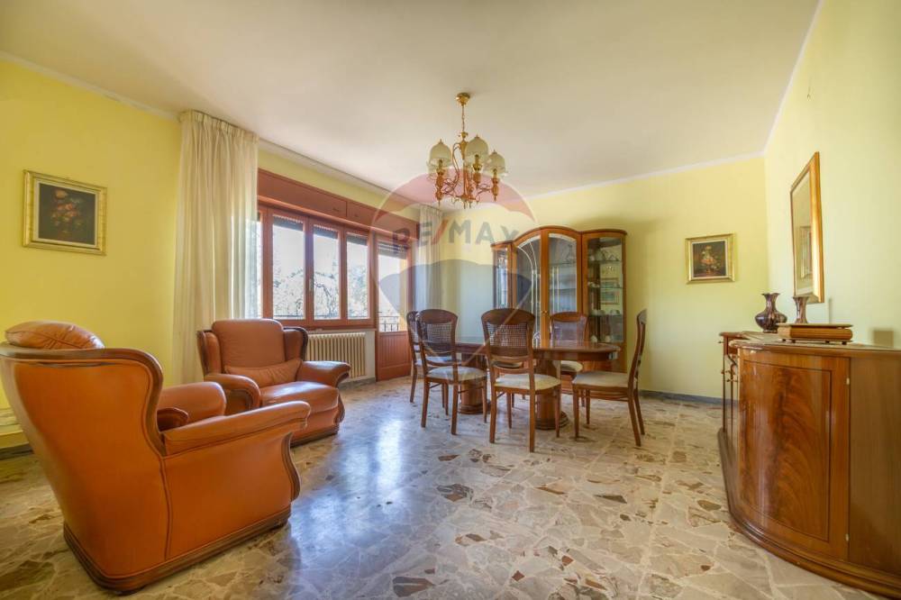 casa indipendente in vendita ad Ari in zona San Pietro