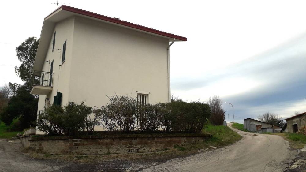 casa indipendente in vendita ad Ari