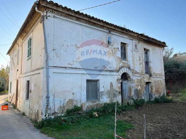 casa indipendente in vendita ad Ari