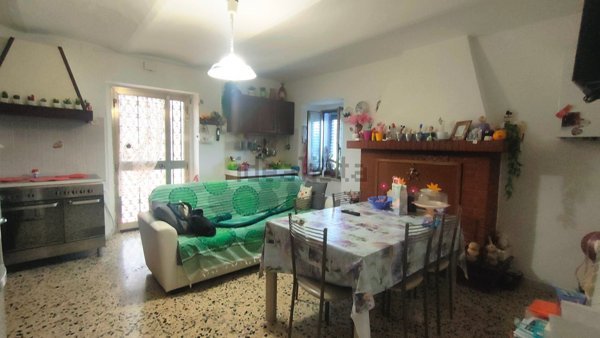 casa indipendente in vendita ad Ari in zona San Pietro