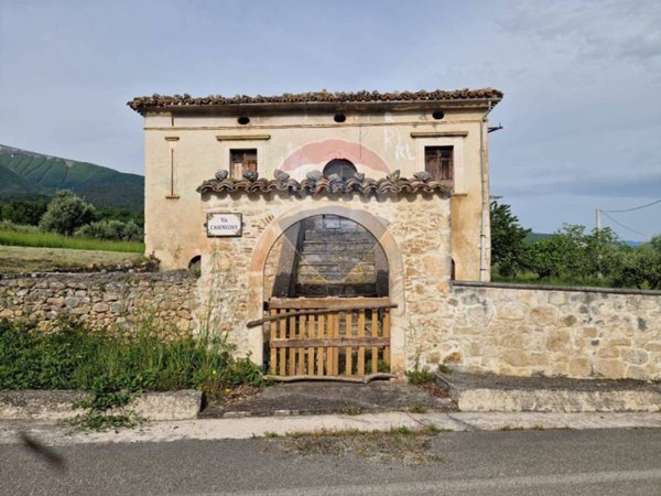 casa indipendente in vendita ad Ari