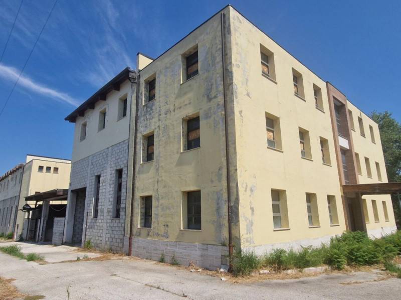 loft in vendita ad Ari