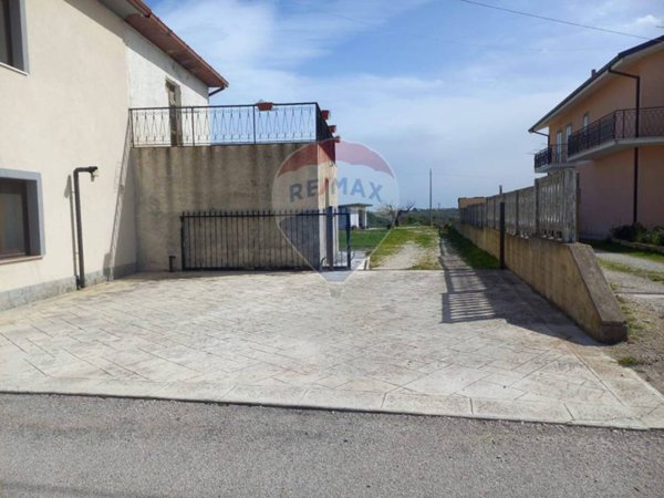 casa indipendente in vendita ad Ari