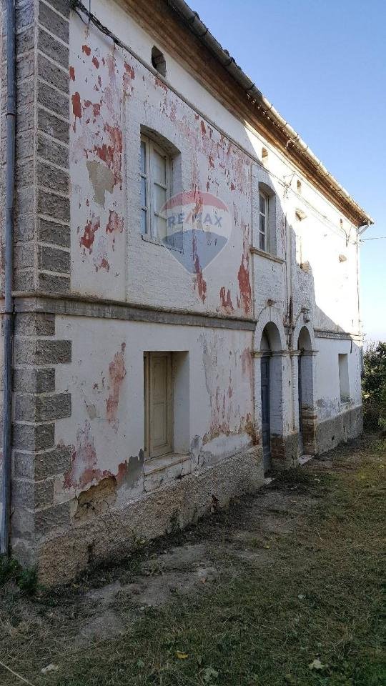 casale in vendita ad Ari