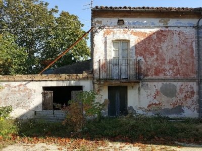 pentavano in vendita ad Ari