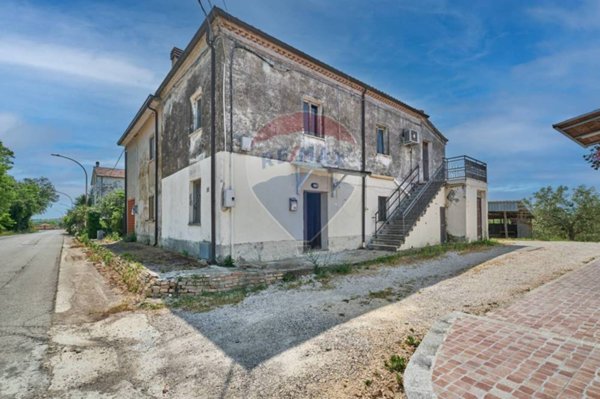 casa indipendente in vendita ad Ari