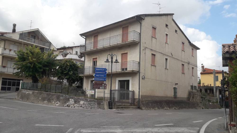 casa indipendente in vendita ad Ari