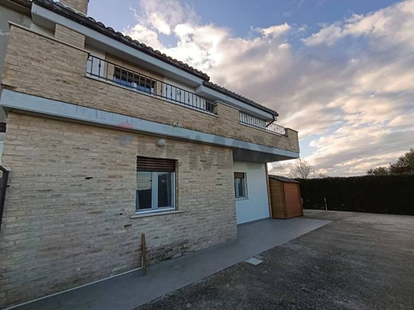 casa indipendente in vendita ad Ari