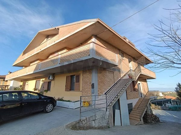 appartamento in vendita ad Ari