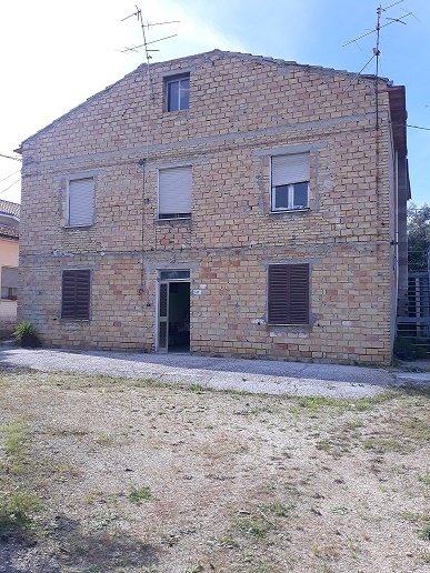 appartamento in vendita ad Ari in zona San Pietro