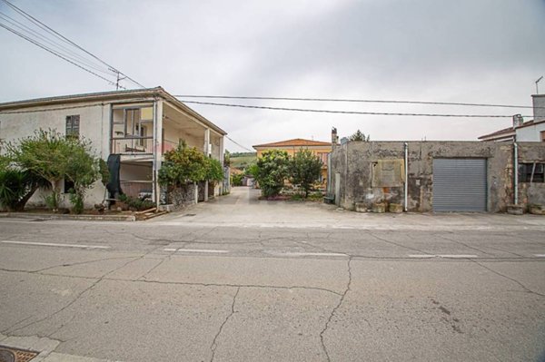casa indipendente in vendita ad Ari