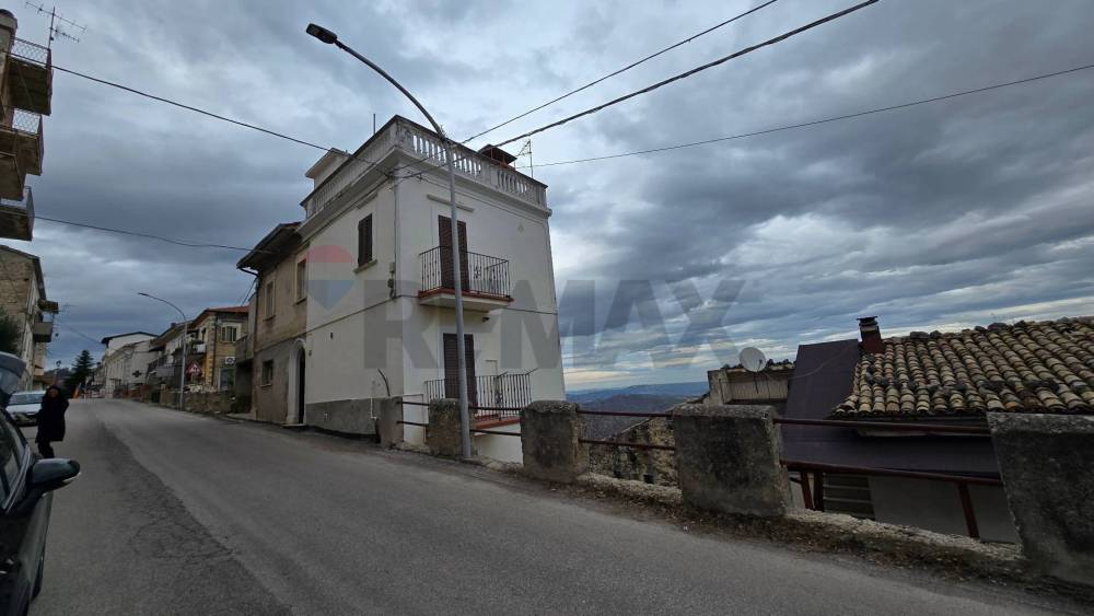 casa indipendente in vendita ad Ari