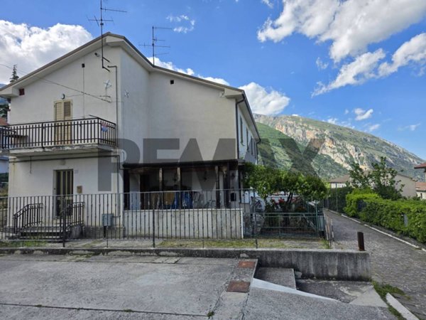 appartamento in vendita ad Ari