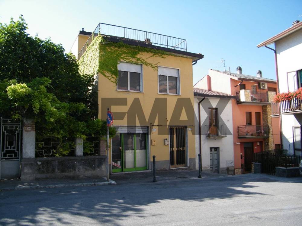 casa indipendente in vendita ad Ari