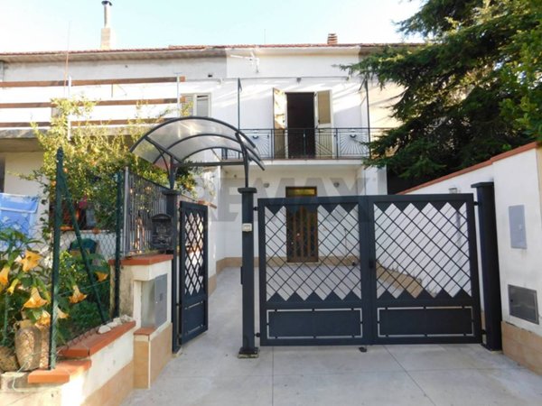 casa indipendente in vendita ad Ari