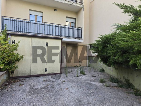 appartamento in vendita ad Ari