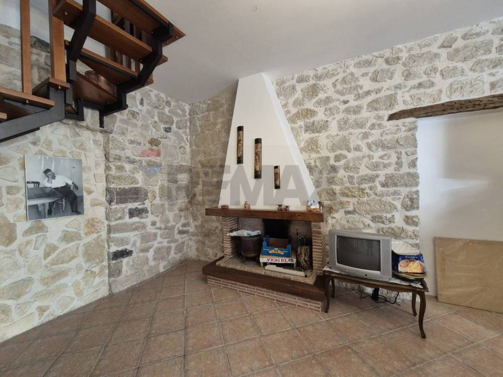 casa indipendente in vendita ad Ari