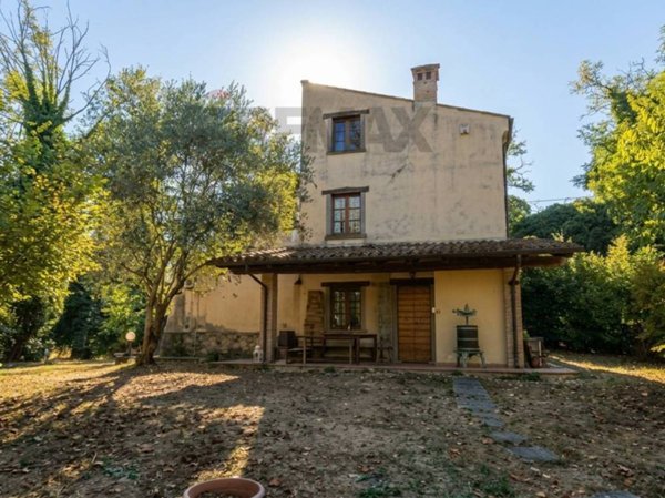 casa indipendente in vendita ad Ari in zona San Pietro