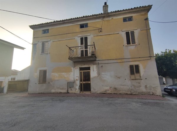 casa indipendente in vendita ad Arielli