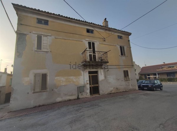 casa indipendente in vendita ad Arielli