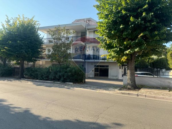 locale commerciale in vendita ad Arielli