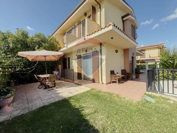 casa indipendente in vendita ad Arielli