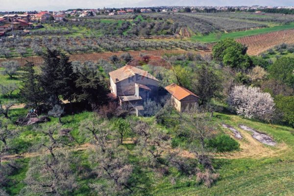 casa indipendente in vendita ad Arielli