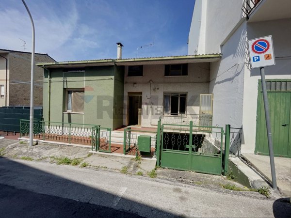 casa indipendente in vendita ad Arielli