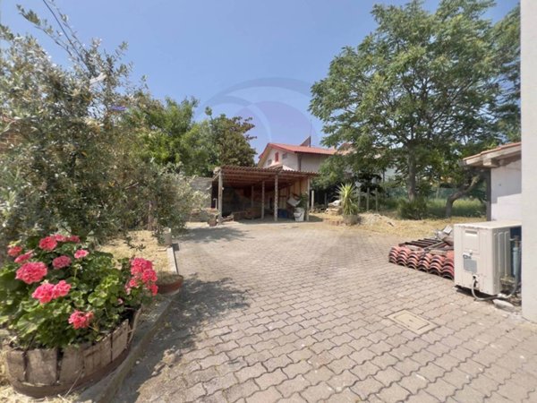 casa indipendente in vendita ad Arielli