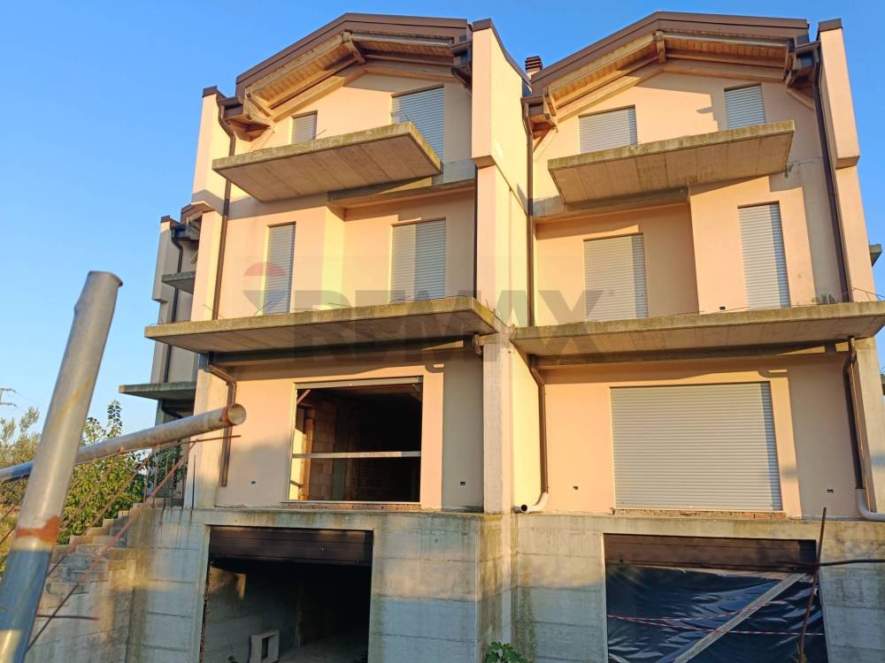 casa indipendente in vendita ad Arielli